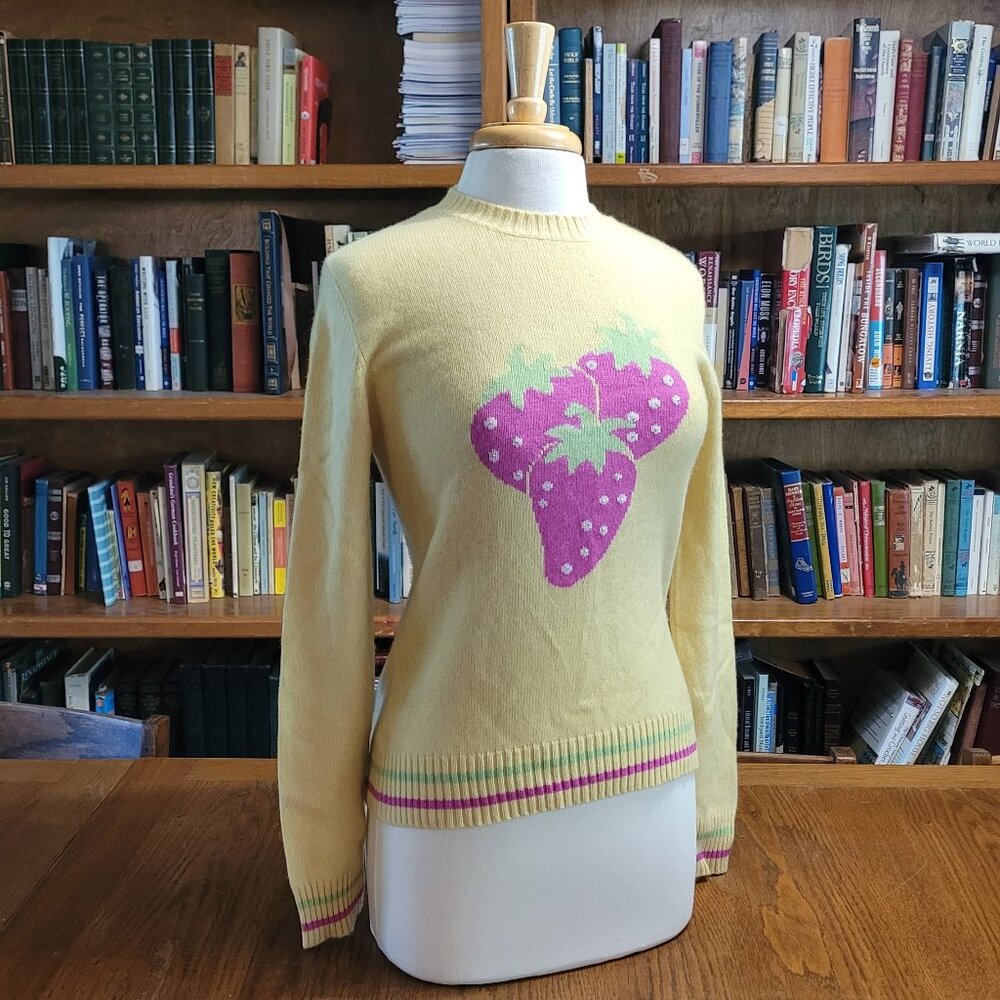 100% cashmere sweater with strawberry motif by Cochni, size 46/US 12